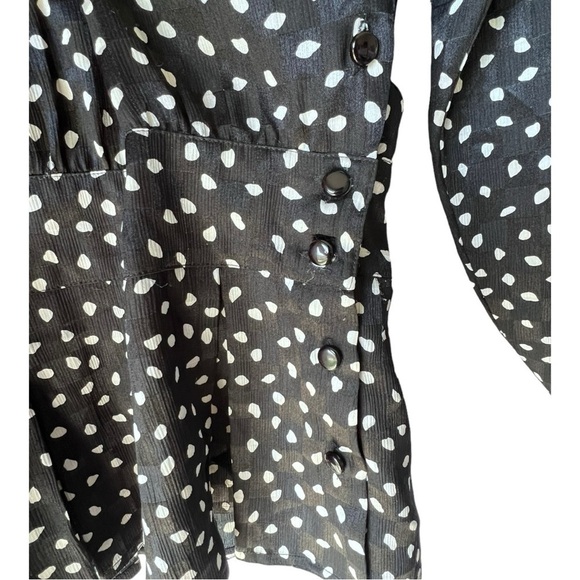 Women's ARGENTI BOUTIQUE blouse print point top black & white casual button 10. - Picture 5 of 10